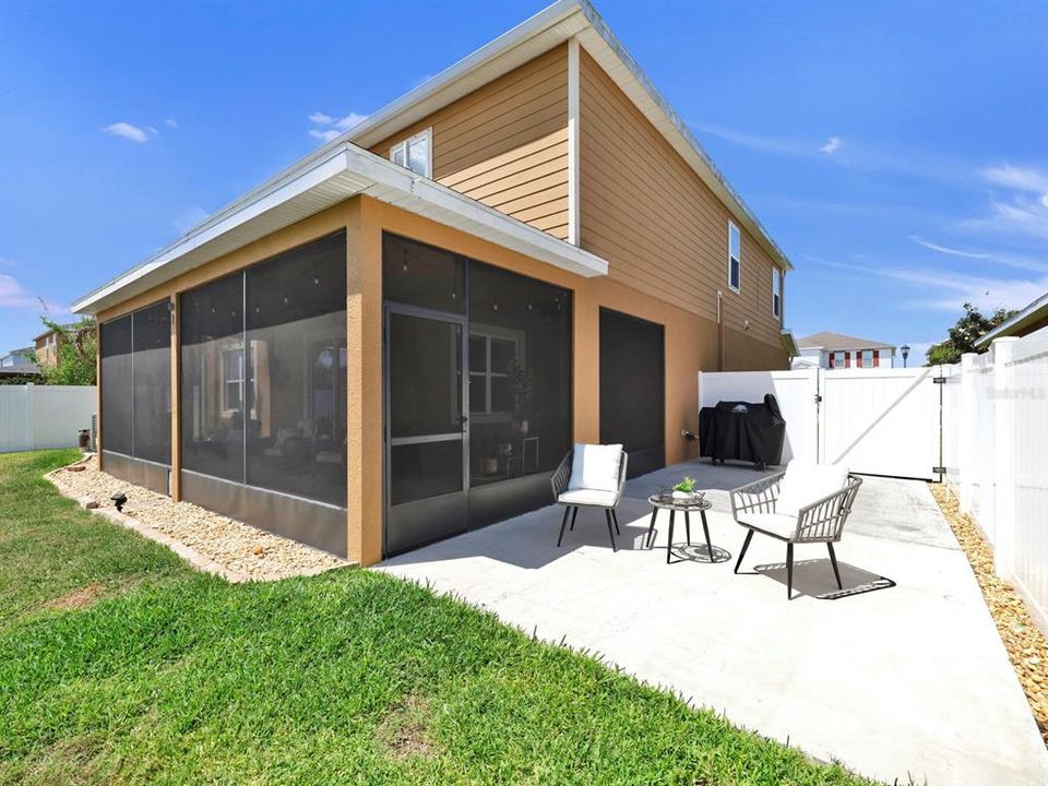 Под контрактом: $449,999 (5 спален, 2 ванн, 2892 Квадратных фут)