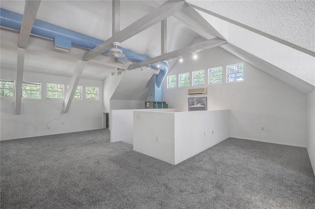 Activo con contrato: $450,000 (2 camas, 2 baños, 2193 Pies cuadrados)