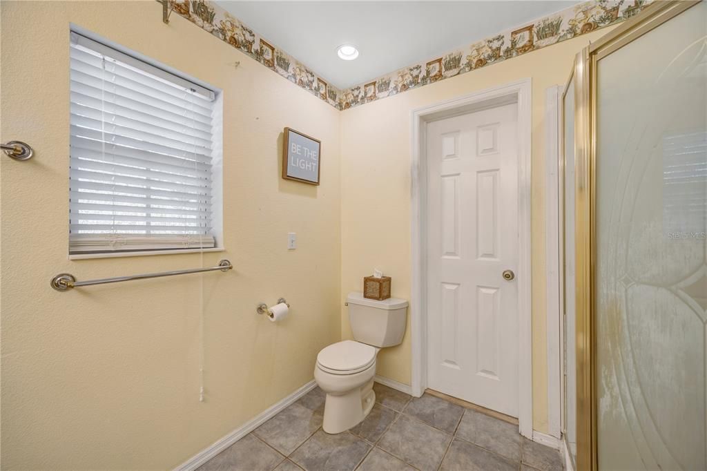 Activo con contrato: $450,000 (2 camas, 2 baños, 2193 Pies cuadrados)