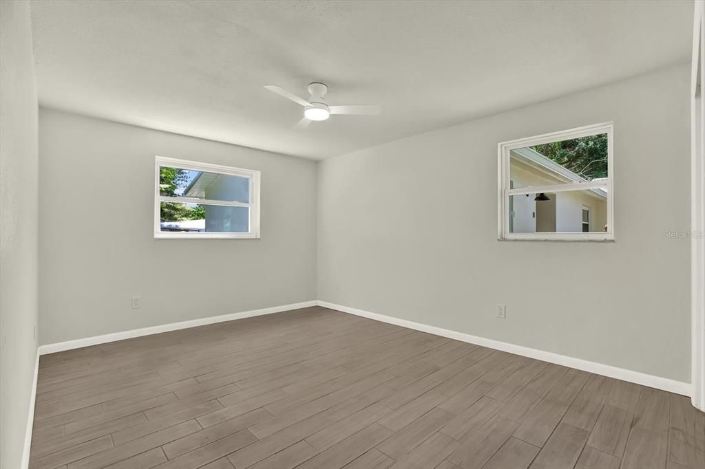 Active With Contract: $1,850 (2 beds, 1 baths, 850 Square Feet)