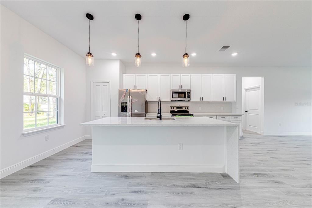 For Sale: $319,990 (3 beds, 2 baths, 1832 Square Feet)