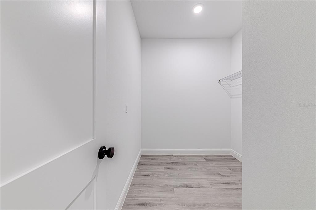 For Sale: $319,990 (3 beds, 2 baths, 1832 Square Feet)