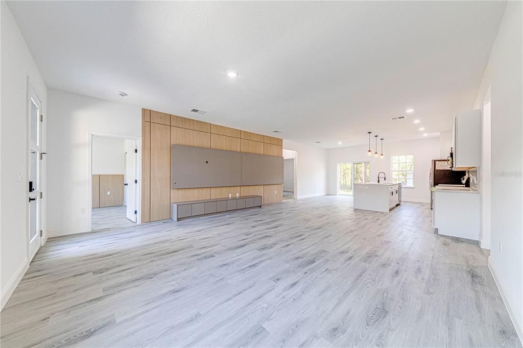 For Sale: $319,990 (3 beds, 2 baths, 1832 Square Feet)
