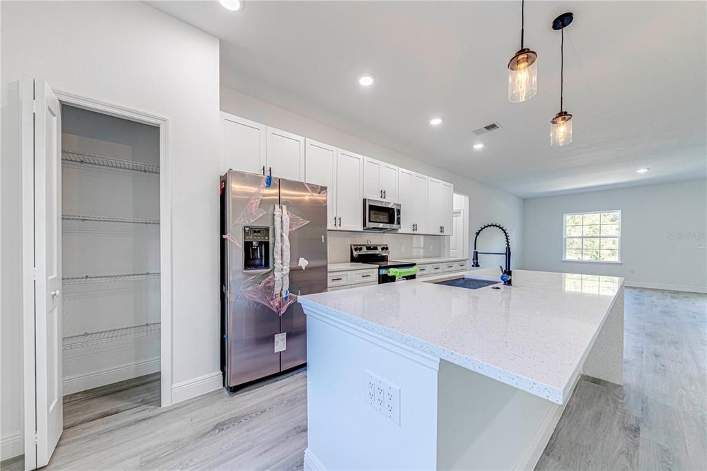 For Sale: $319,990 (3 beds, 2 baths, 1832 Square Feet)