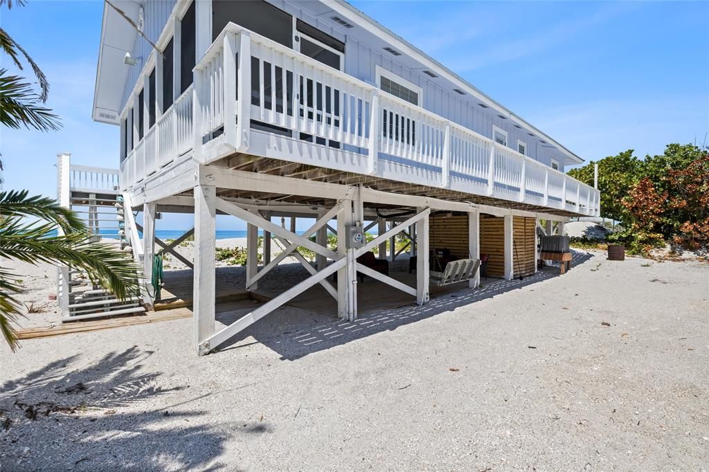 For Sale: $865,000 (3 beds, 2 baths, 1078 Square Feet)