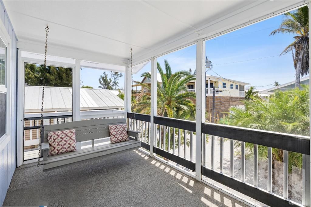 For Sale: $865,000 (3 beds, 2 baths, 1078 Square Feet)