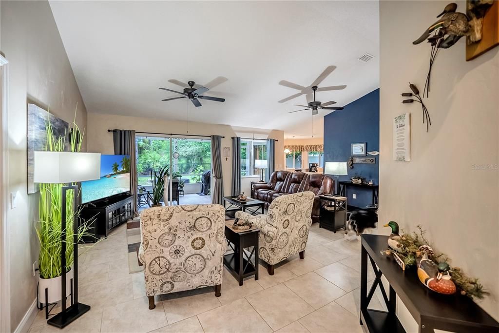 Active With Contract: $308,803 (3 beds, 2 baths, 1496 Square Feet)