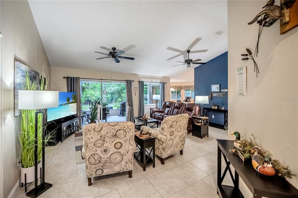 Active With Contract: $308,803 (3 beds, 2 baths, 1496 Square Feet)