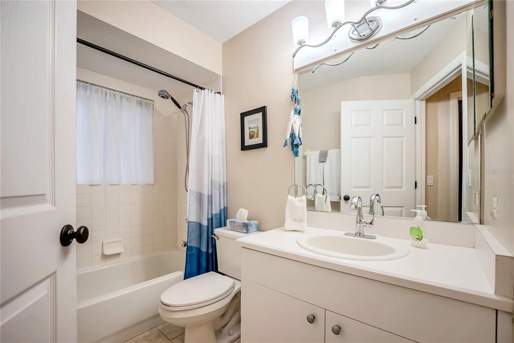 Active With Contract: $308,803 (3 beds, 2 baths, 1496 Square Feet)