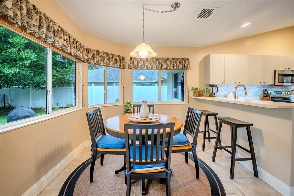 Active With Contract: $308,803 (3 beds, 2 baths, 1496 Square Feet)