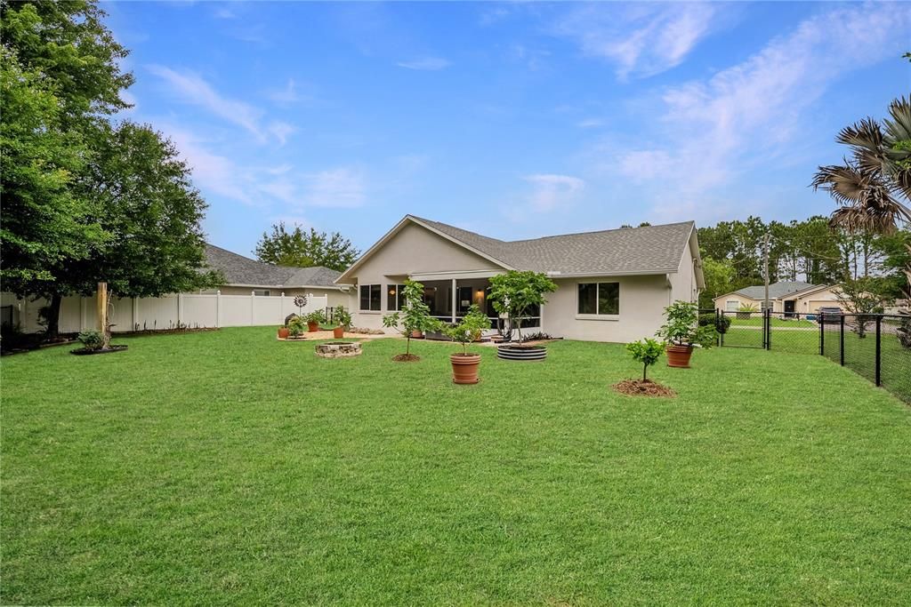 Active With Contract: $308,803 (3 beds, 2 baths, 1496 Square Feet)