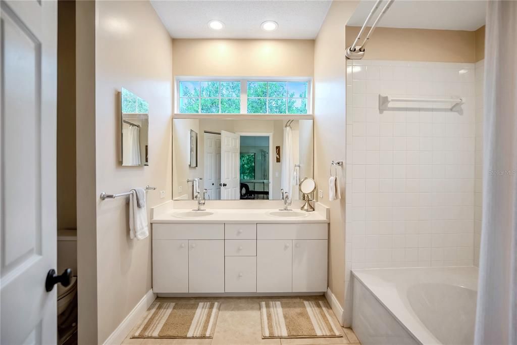 Active With Contract: $308,803 (3 beds, 2 baths, 1496 Square Feet)