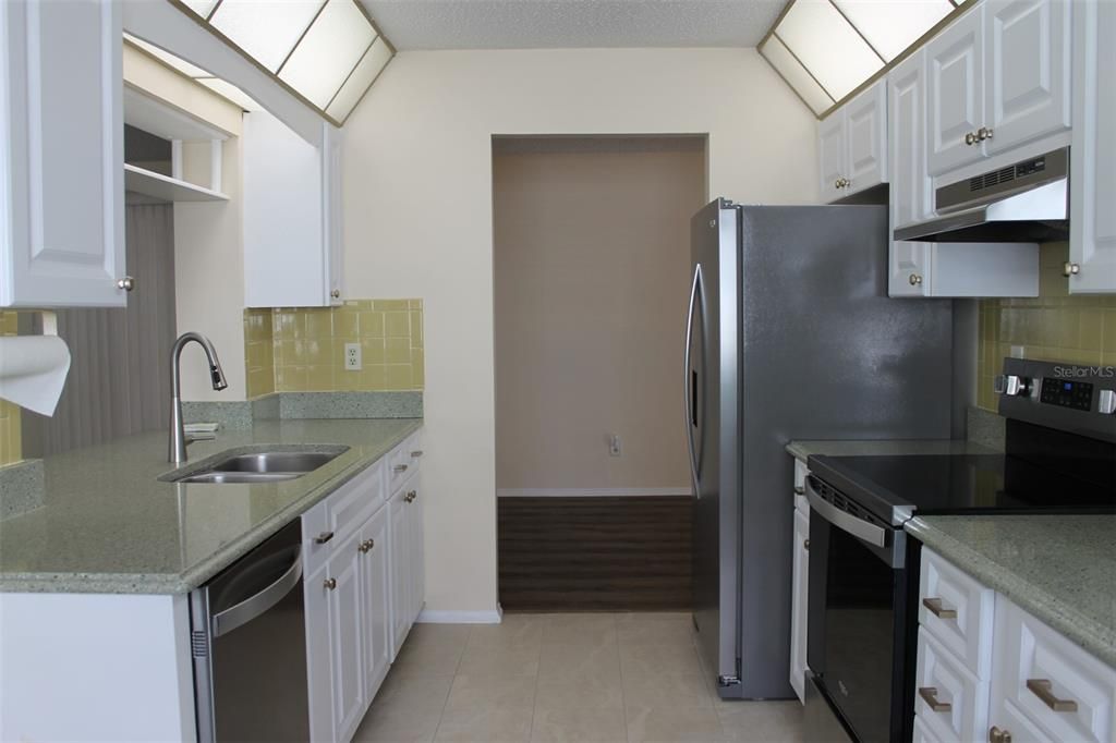 Activo con contrato: $264,900 (2 camas, 2 baños, 1328 Pies cuadrados)