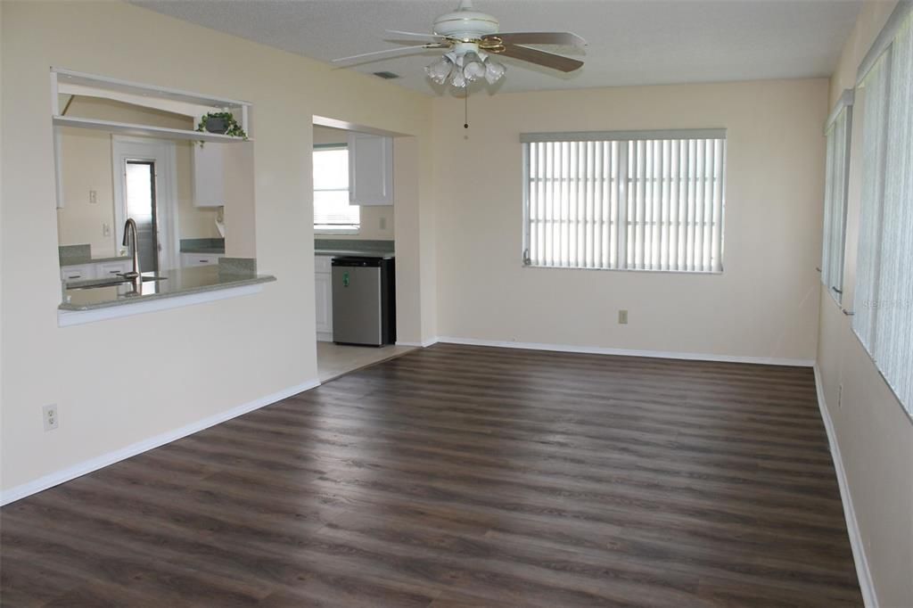 Activo con contrato: $264,900 (2 camas, 2 baños, 1328 Pies cuadrados)