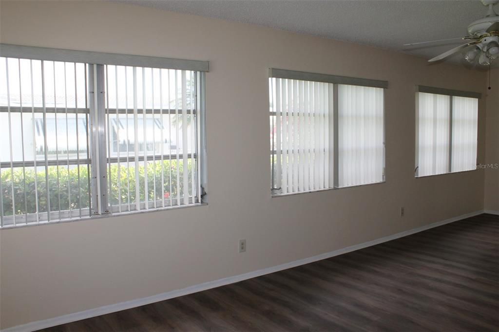 Activo con contrato: $264,900 (2 camas, 2 baños, 1328 Pies cuadrados)
