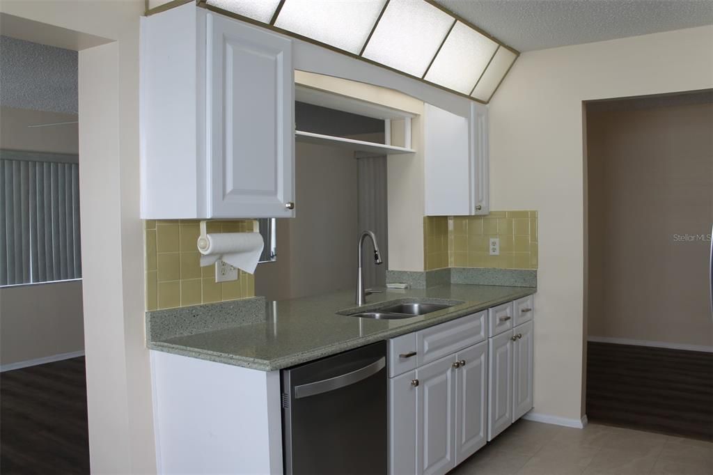 Activo con contrato: $264,900 (2 camas, 2 baños, 1328 Pies cuadrados)