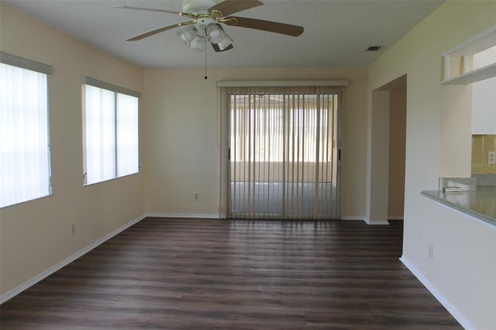 Activo con contrato: $264,900 (2 camas, 2 baños, 1328 Pies cuadrados)
