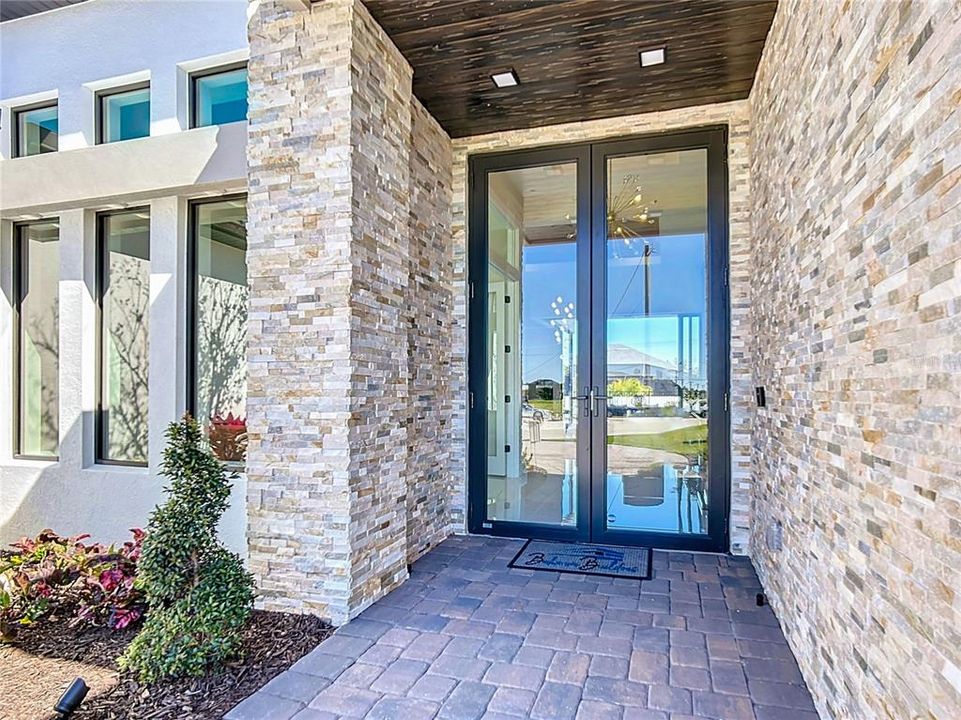 En Venta: $995,000 (4 camas, 3 baños, 2614 Pies cuadrados)