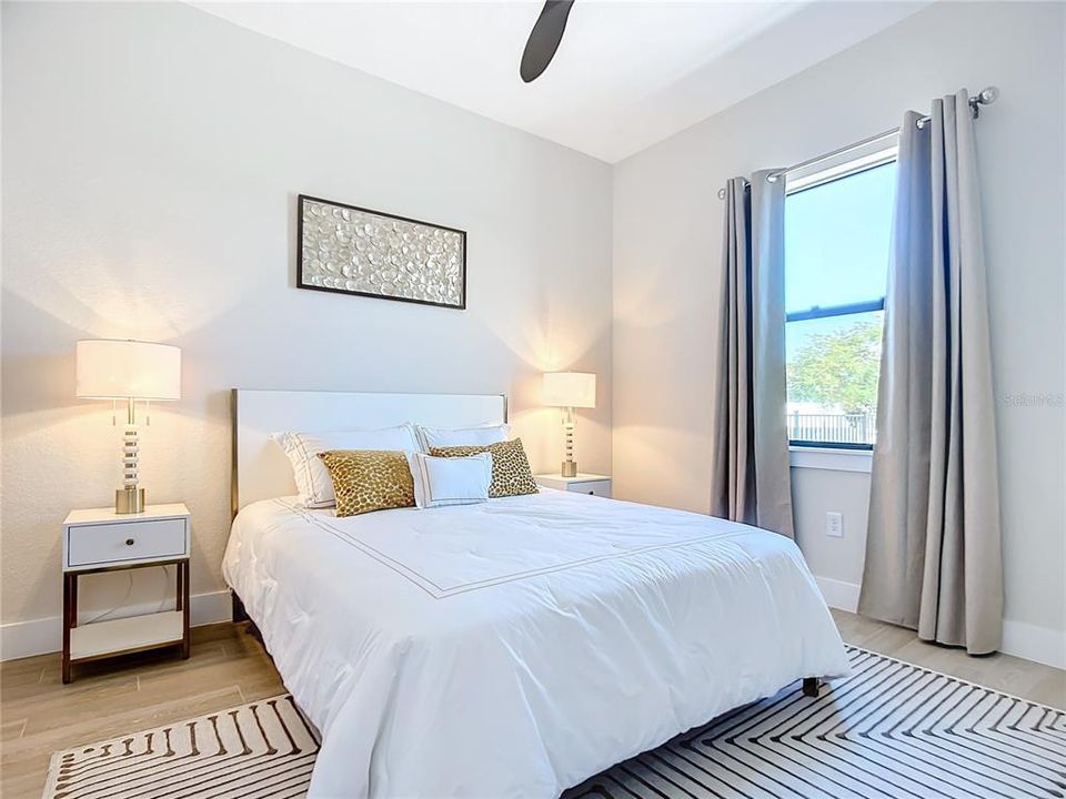 En Venta: $995,000 (4 camas, 3 baños, 2614 Pies cuadrados)