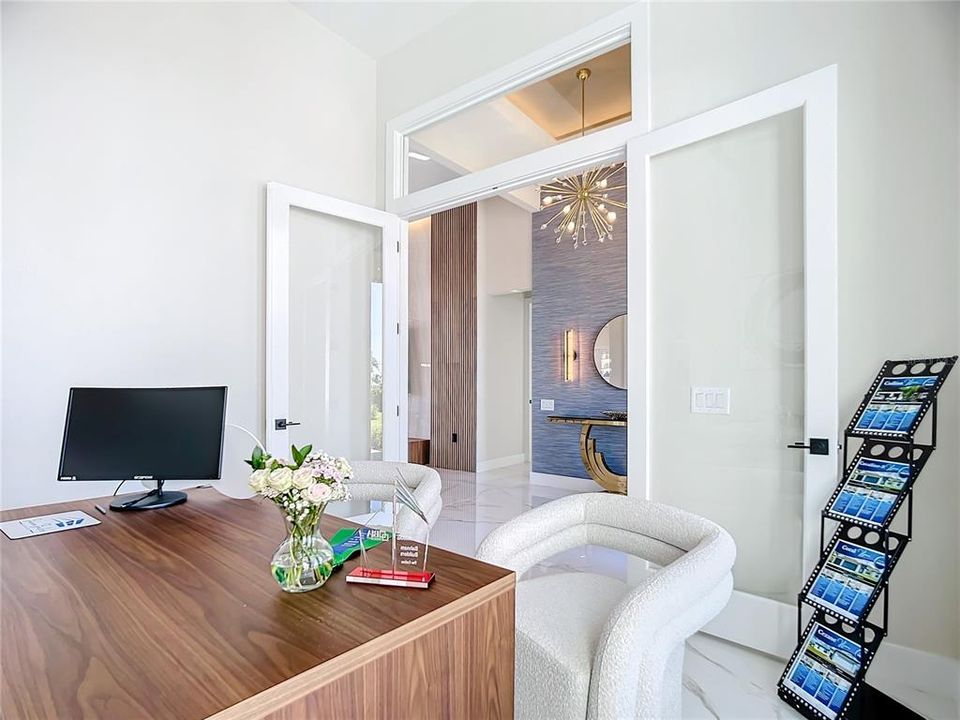 En Venta: $995,000 (4 camas, 3 baños, 2614 Pies cuadrados)