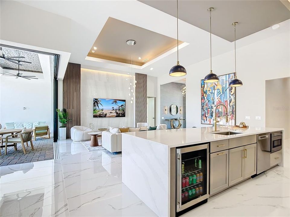 En Venta: $995,000 (4 camas, 3 baños, 2614 Pies cuadrados)