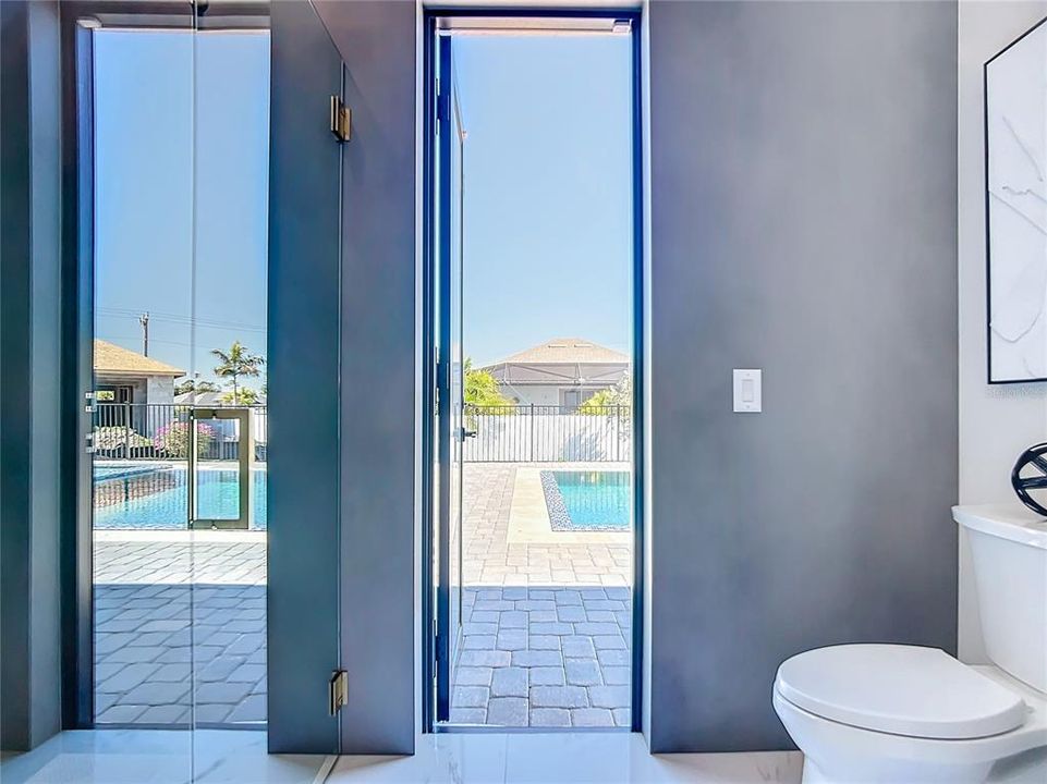 En Venta: $995,000 (4 camas, 3 baños, 2614 Pies cuadrados)