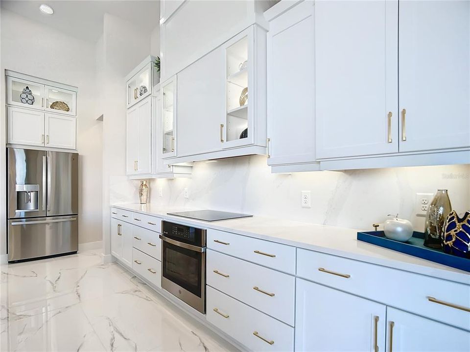 En Venta: $995,000 (4 camas, 3 baños, 2614 Pies cuadrados)