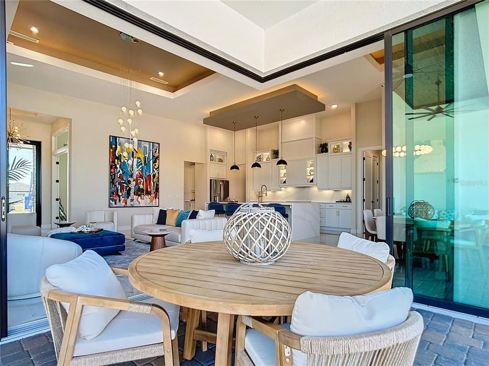 En Venta: $995,000 (4 camas, 3 baños, 2614 Pies cuadrados)