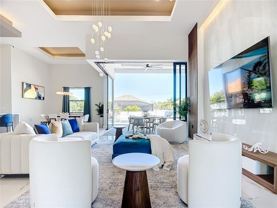 En Venta: $995,000 (4 camas, 3 baños, 2614 Pies cuadrados)