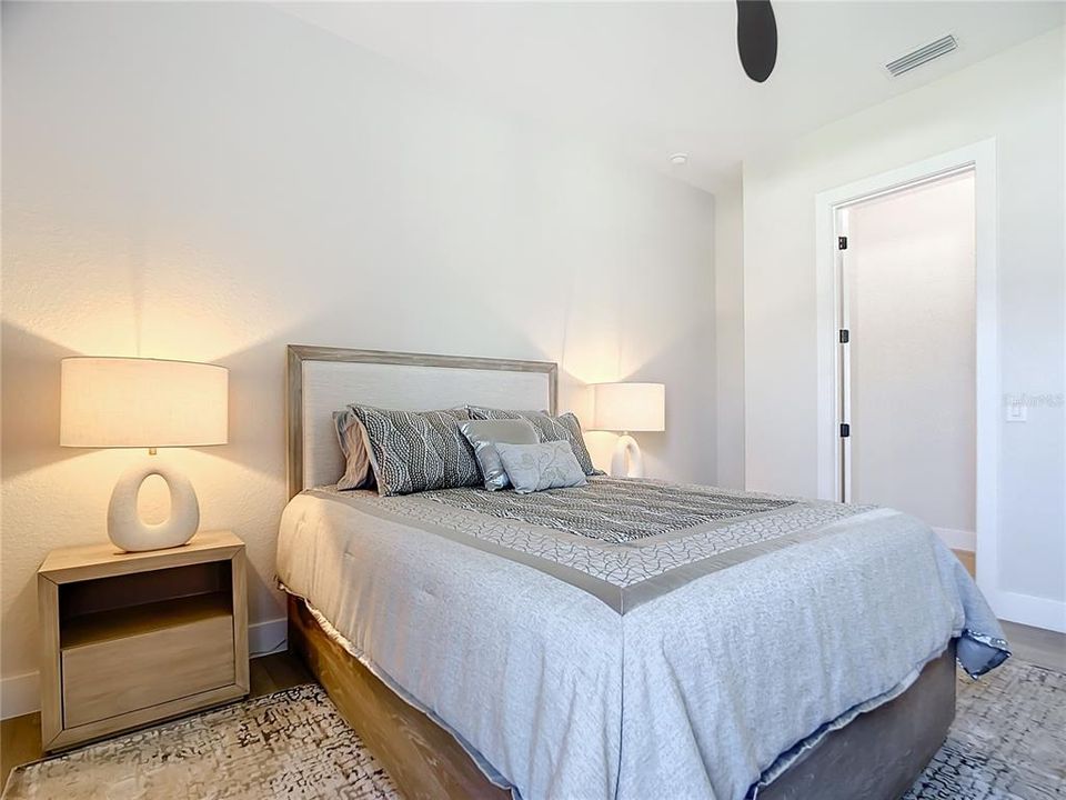 En Venta: $995,000 (4 camas, 3 baños, 2614 Pies cuadrados)