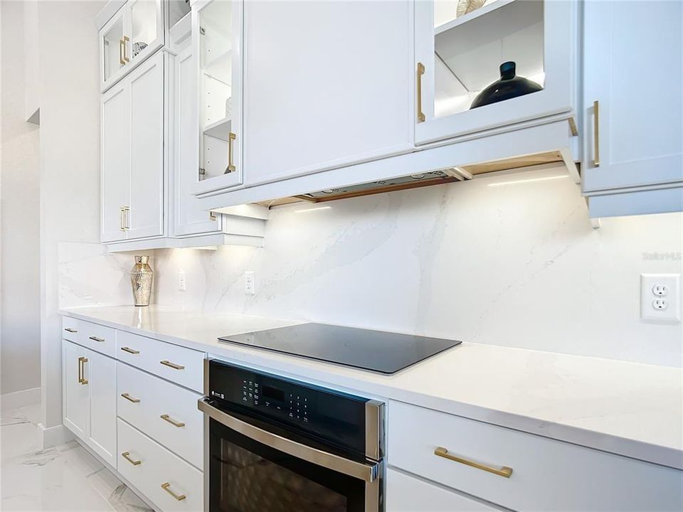 En Venta: $995,000 (4 camas, 3 baños, 2614 Pies cuadrados)