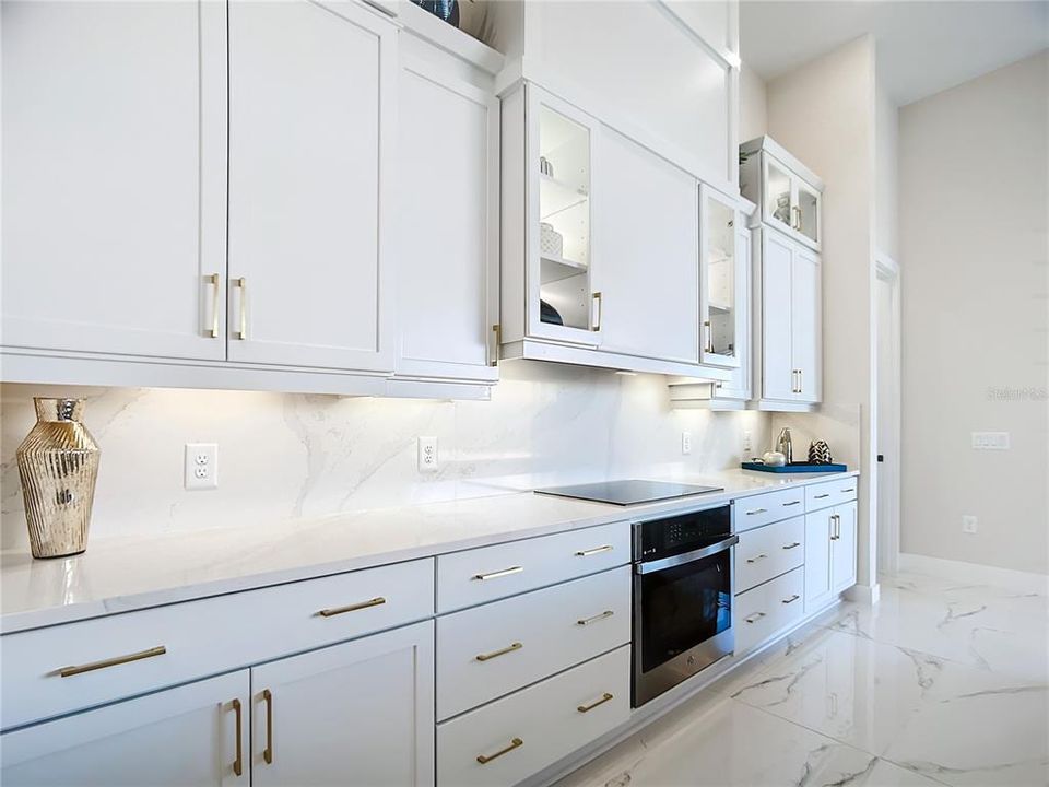 En Venta: $995,000 (4 camas, 3 baños, 2614 Pies cuadrados)
