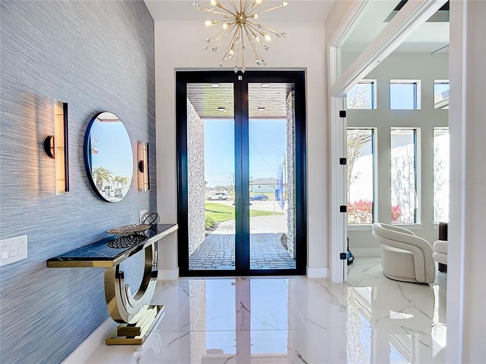 En Venta: $995,000 (4 camas, 3 baños, 2614 Pies cuadrados)