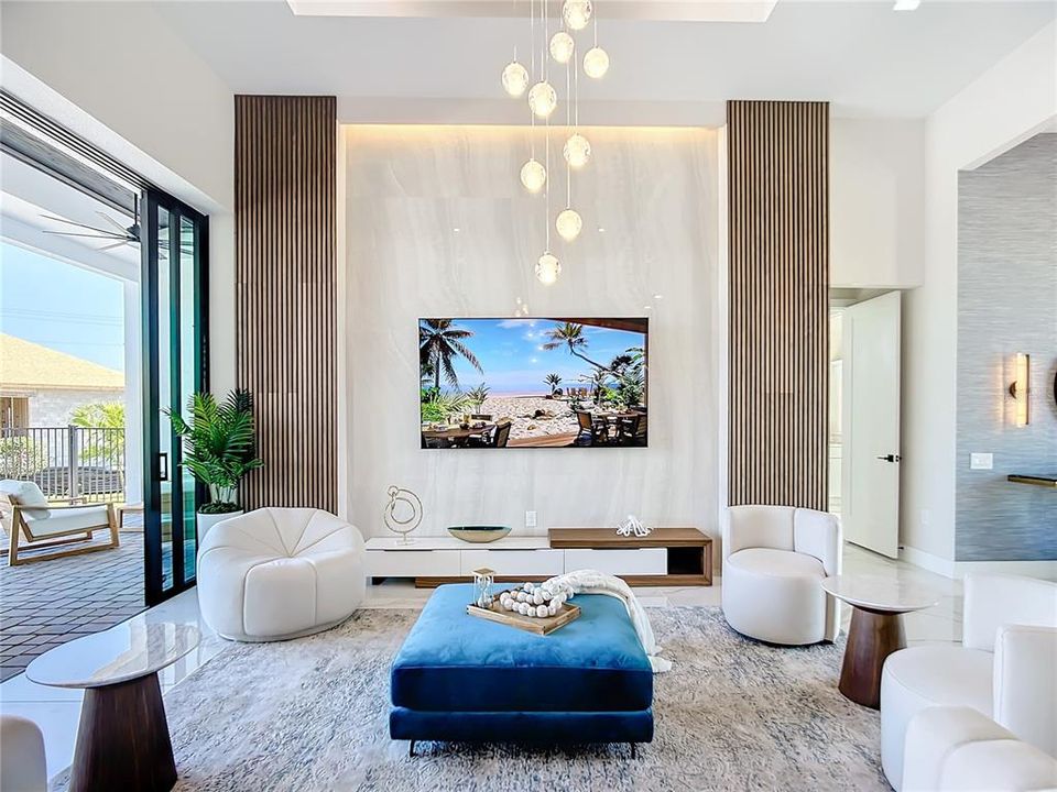 En Venta: $995,000 (4 camas, 3 baños, 2614 Pies cuadrados)