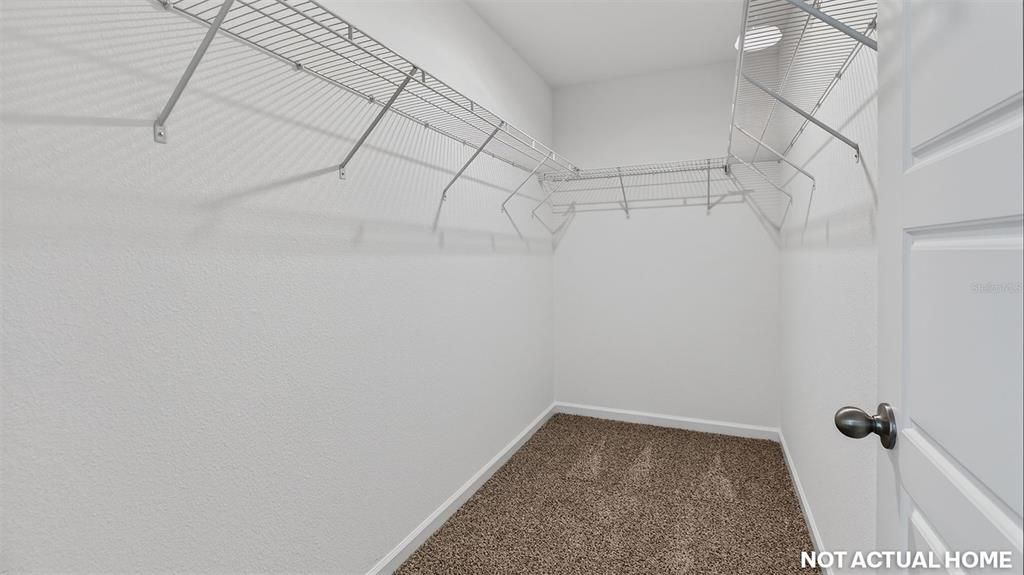 Activo con contrato: $319,850 (3 camas, 2 baños, 1646 Pies cuadrados)