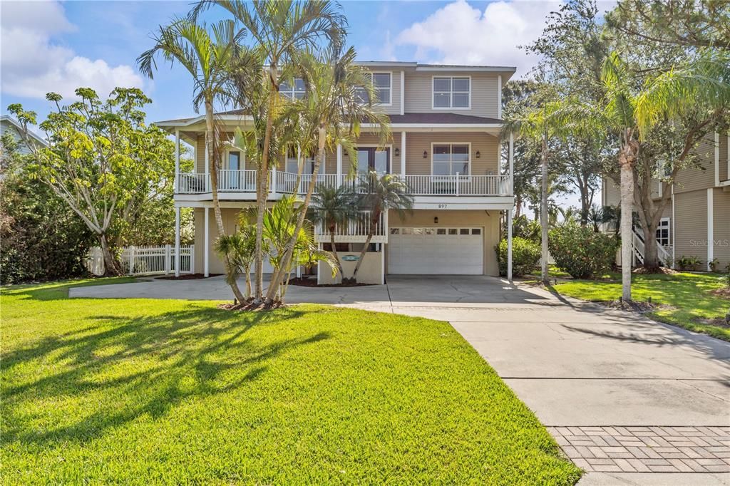 For Sale: $1,439,000 (5 beds, 3 baths, 3589 Square Feet)