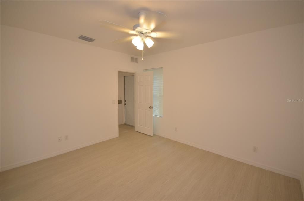 For Rent: $2,100 (4 beds, 2 baths, 1257 Square Feet)