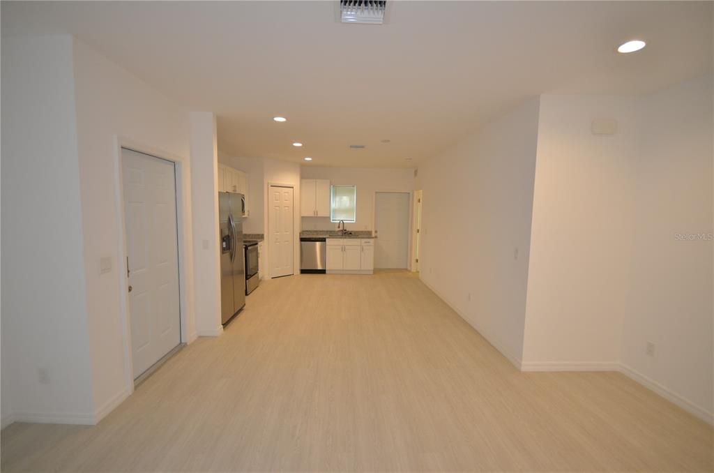 For Rent: $2,100 (4 beds, 2 baths, 1257 Square Feet)