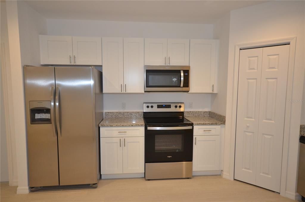 For Rent: $2,100 (4 beds, 2 baths, 1257 Square Feet)