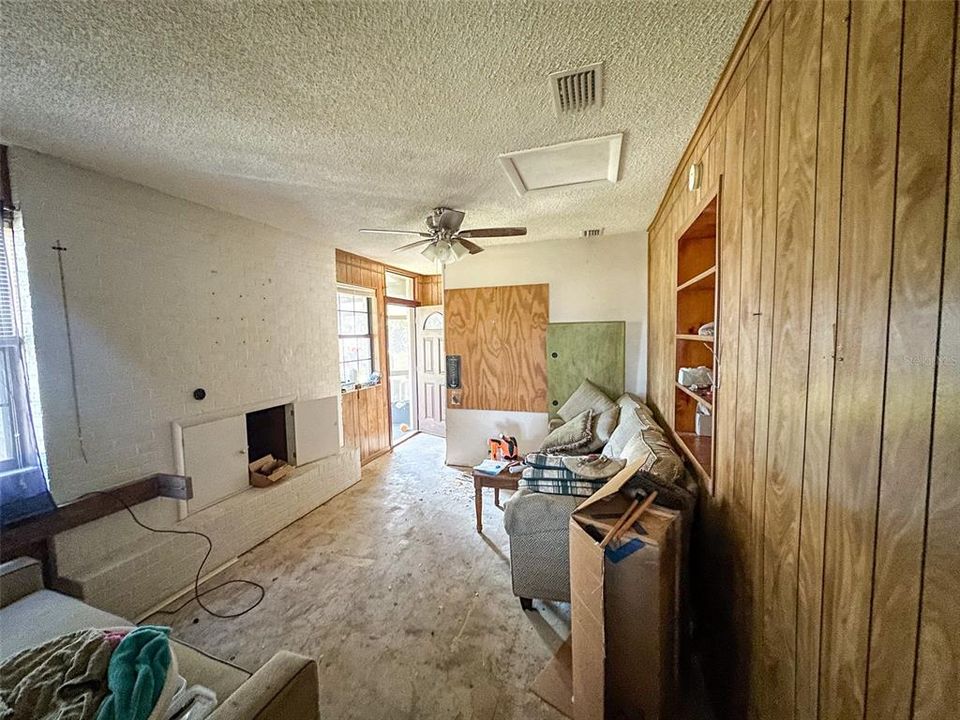 На продажу: $375,000 (2 спален, 2 ванн, 1233 Квадратных фут)