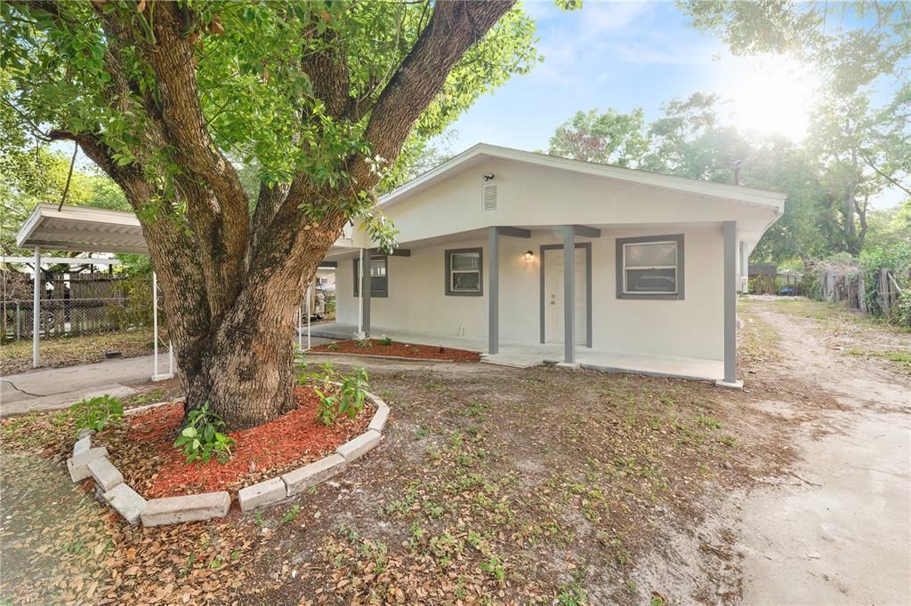 For Sale: $250,999 (3 beds, 2 baths, 1086 Square Feet)