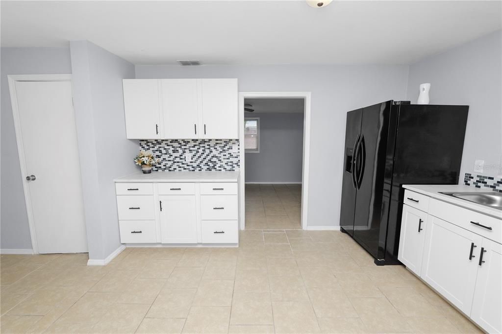 For Sale: $250,999 (3 beds, 2 baths, 1086 Square Feet)