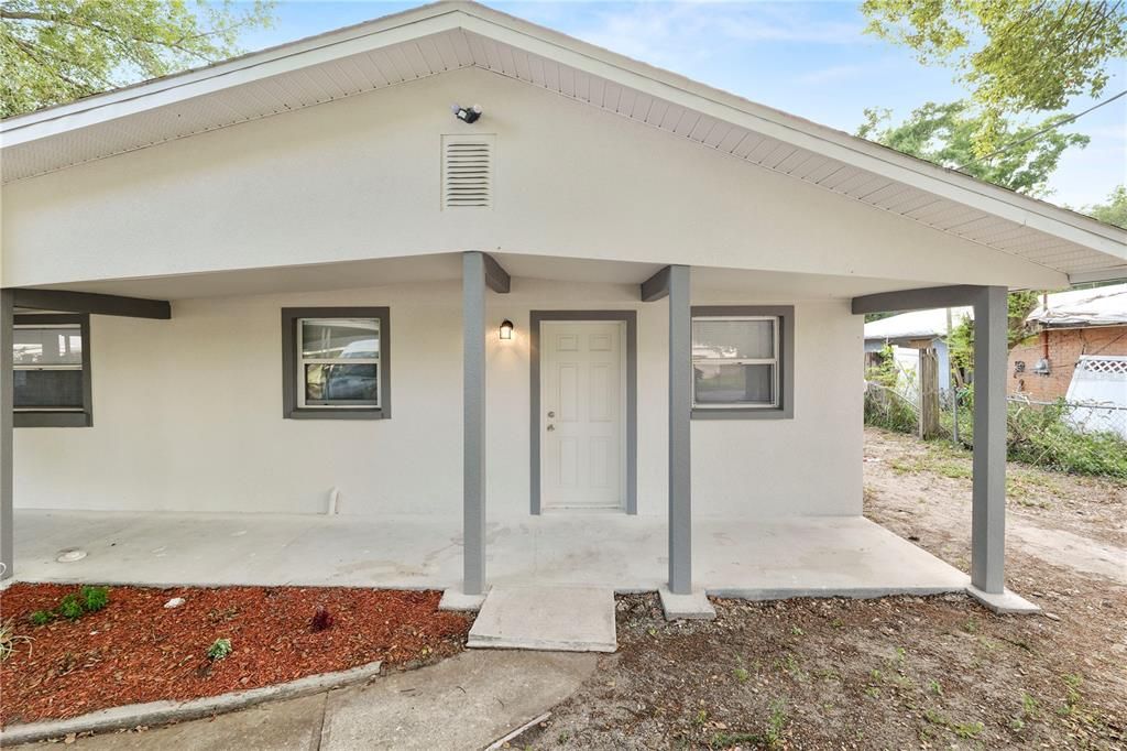 For Sale: $250,999 (3 beds, 2 baths, 1086 Square Feet)