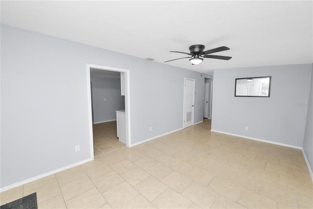 For Sale: $250,999 (3 beds, 2 baths, 1086 Square Feet)