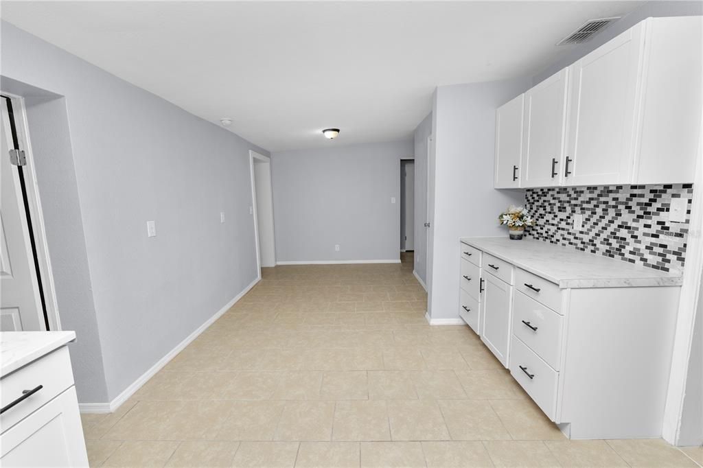 For Sale: $250,999 (3 beds, 2 baths, 1086 Square Feet)