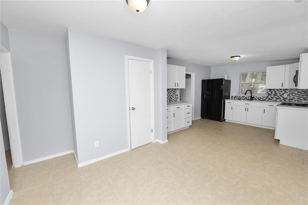 For Sale: $250,999 (3 beds, 2 baths, 1086 Square Feet)