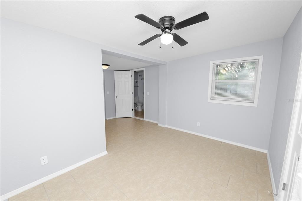 For Sale: $250,999 (3 beds, 2 baths, 1086 Square Feet)