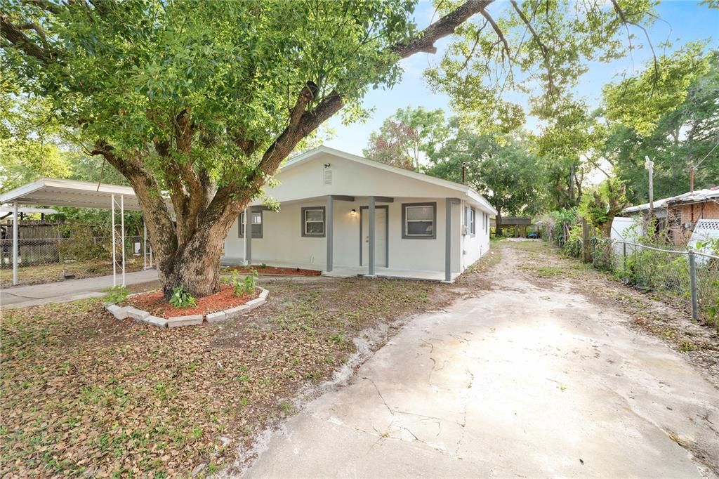 For Sale: $250,999 (3 beds, 2 baths, 1086 Square Feet)