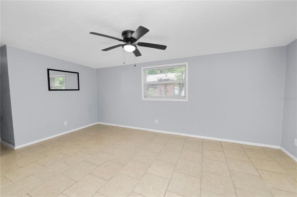 For Sale: $250,999 (3 beds, 2 baths, 1086 Square Feet)