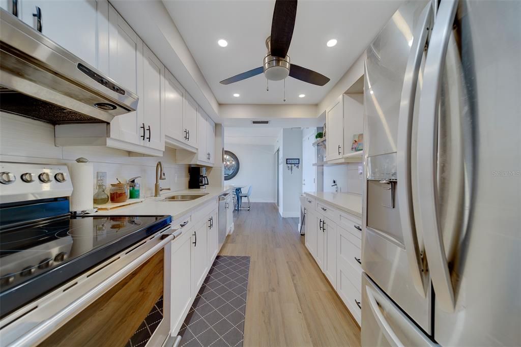 В аренду: $2,300 (1 спален, 1 ванн, 760 Квадратных фут)